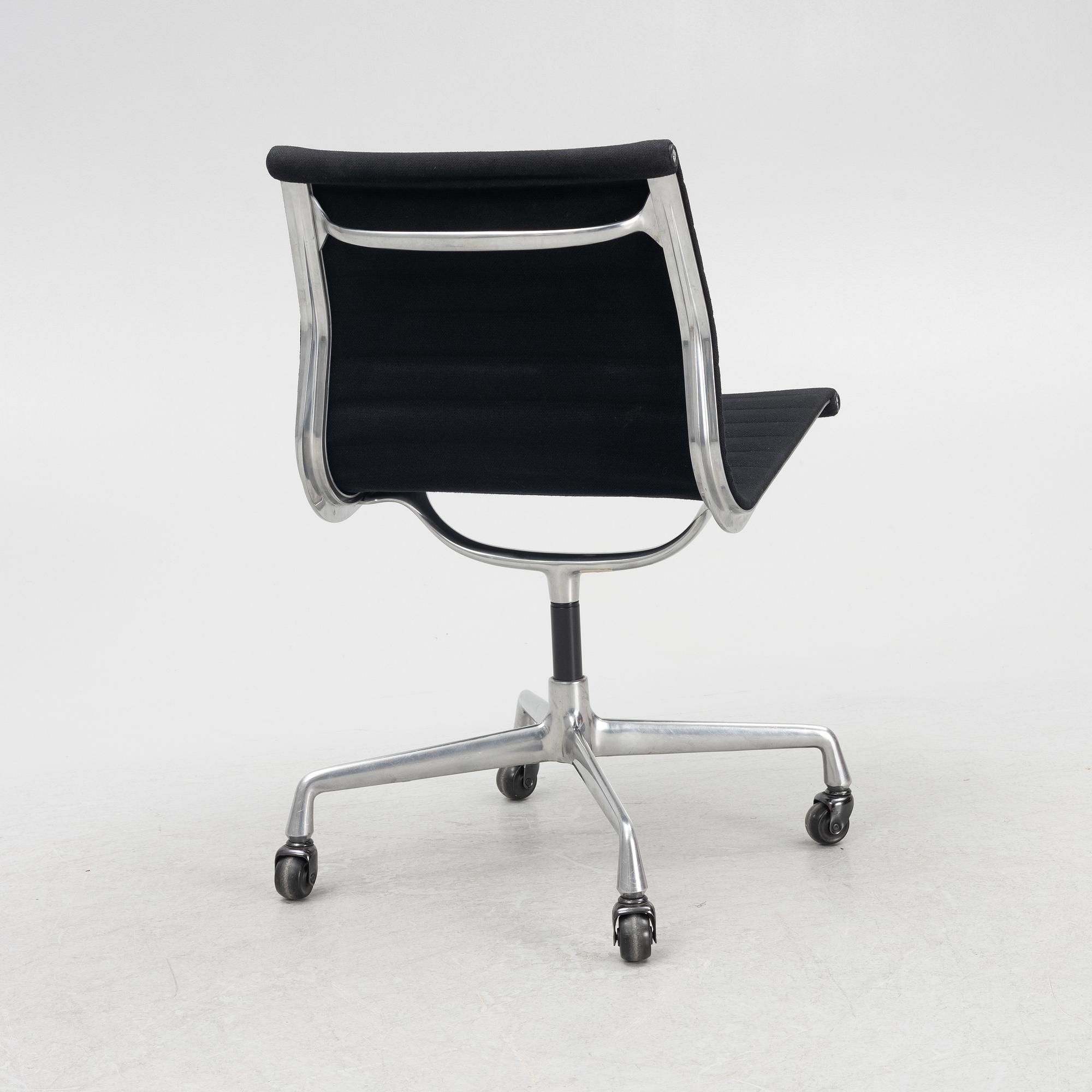Charles & Ray Eames, office chair, "EA 105", Vitra.