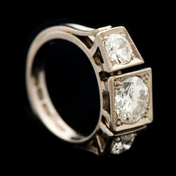 RING, briljantslipade diamanter, 18K vitguld. Bror Erik Ahlfors, Helsingfors 1966.