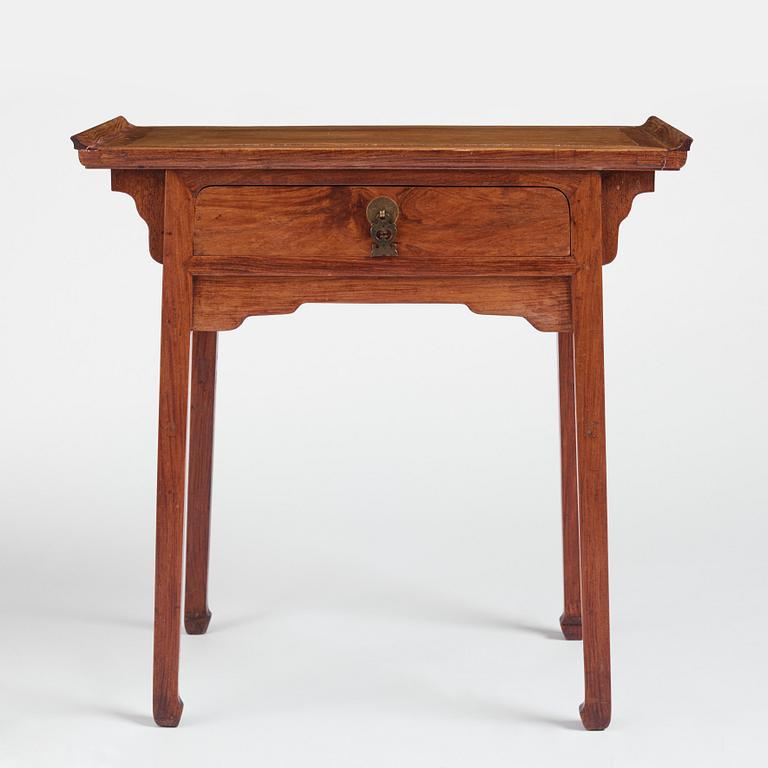 Altarbord, hardwood. Qingdynastin, 1700-tal.