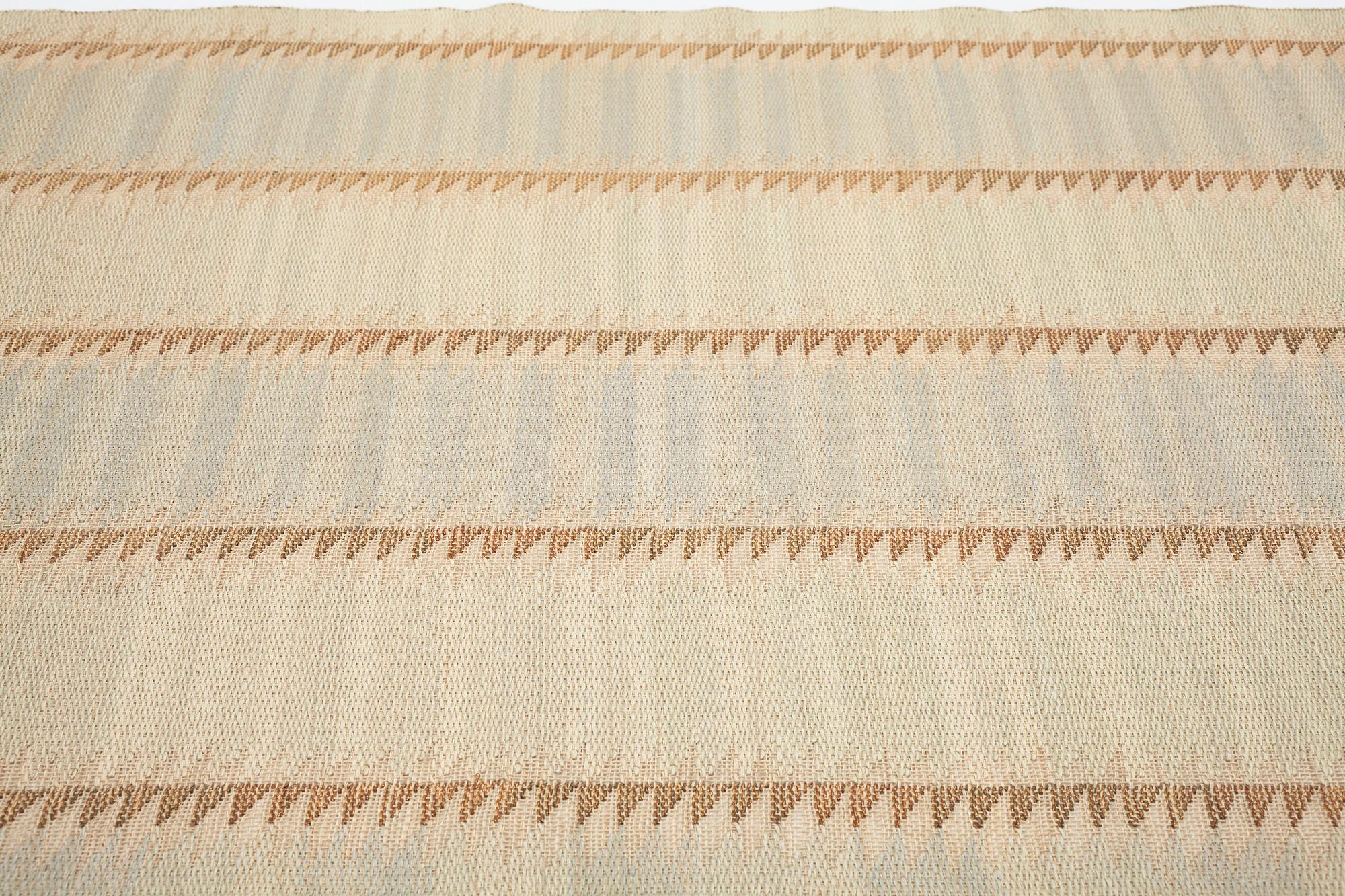 Barbro Nilsson, a textile, "Guldsågen", flat weave, ca 108,5-110 x 72-73 cm, unsigned.