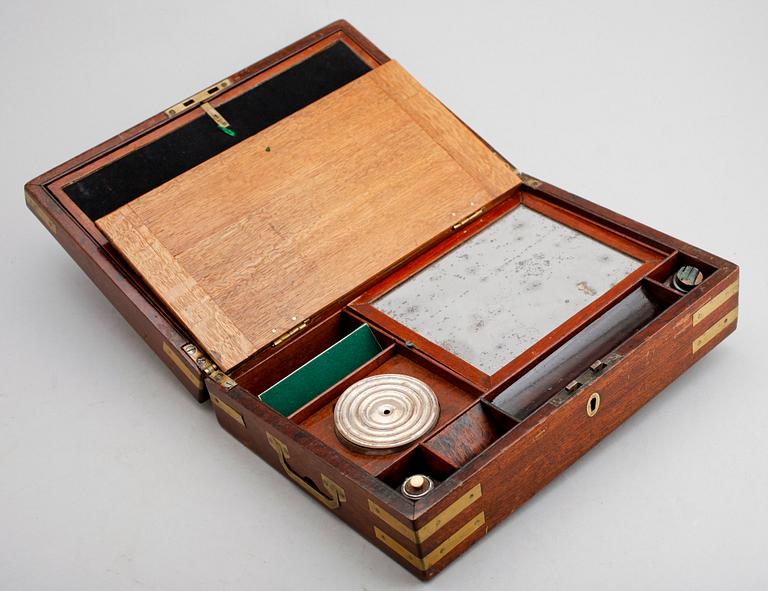 SKRIVSCHATULL, England, 1800-tal.