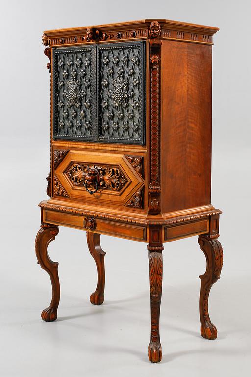 BARSKÅP, barockstil, 1900-talets andra hälft.