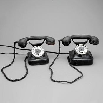 TELEFONER, 2 stycken, Siemens, 1900-tal.