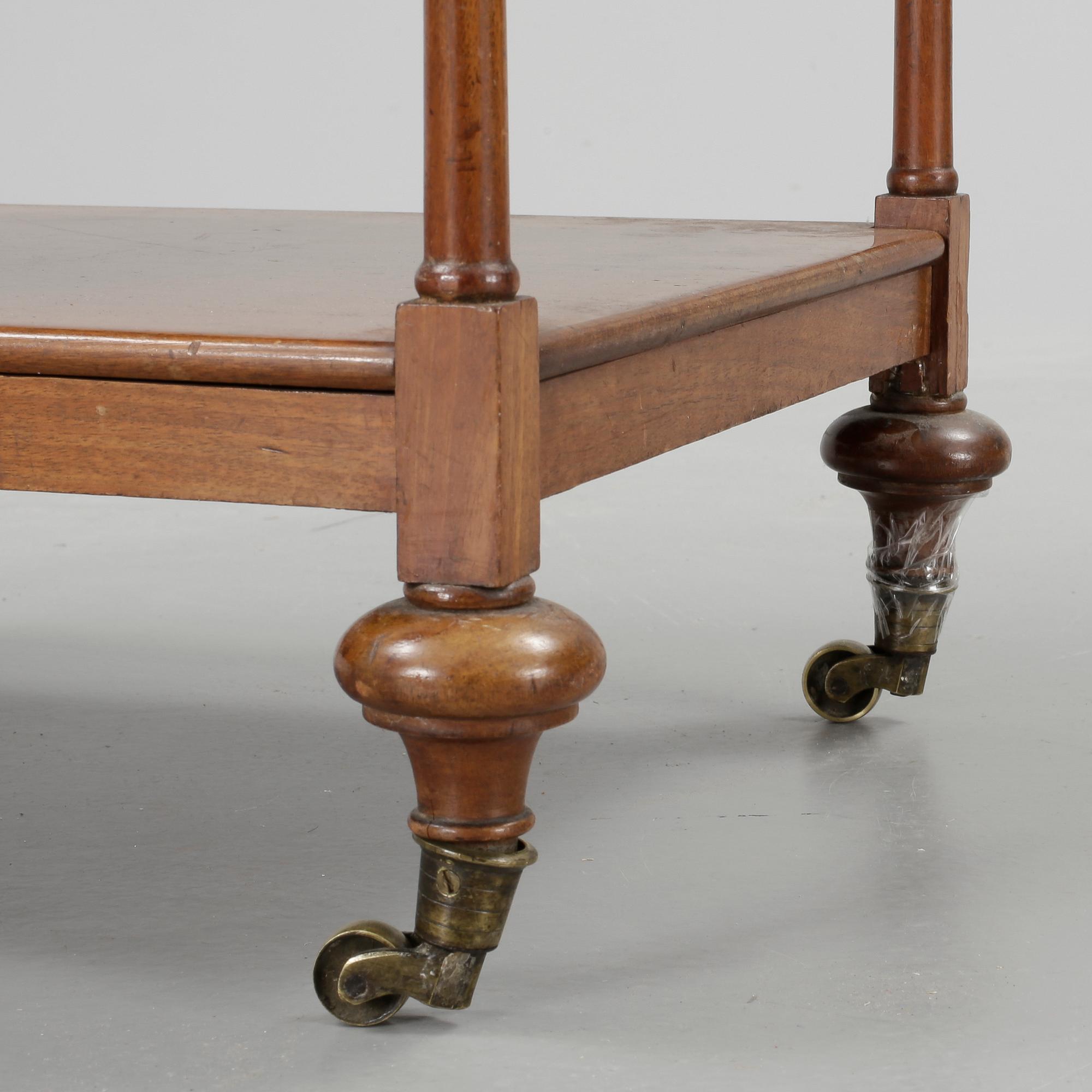 ETAGERE, 1800-tal.