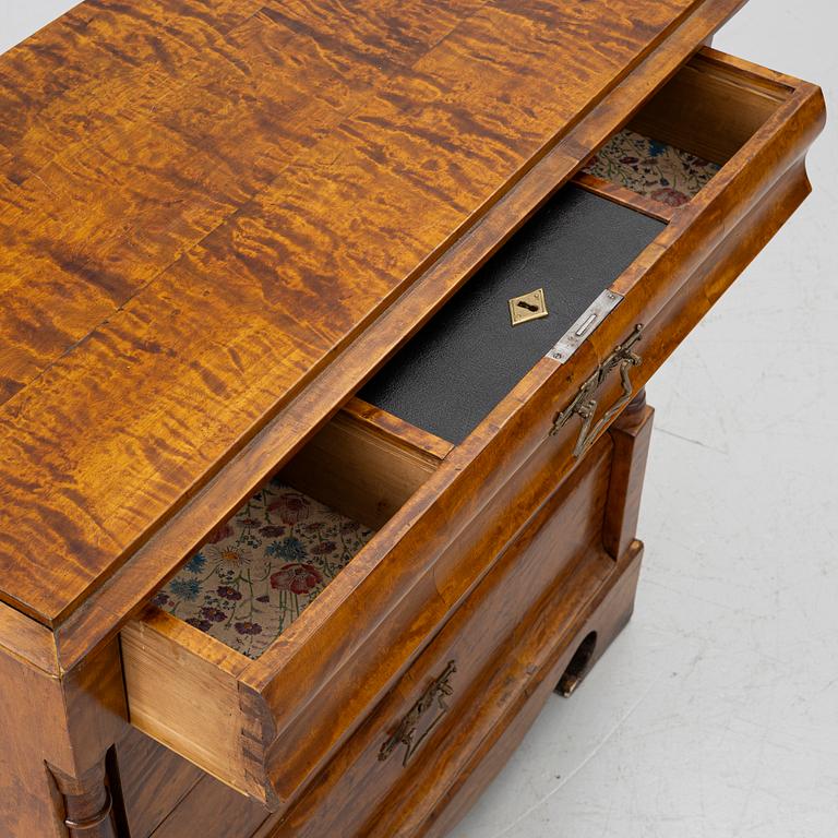 Chest of drawers, circa 1900.