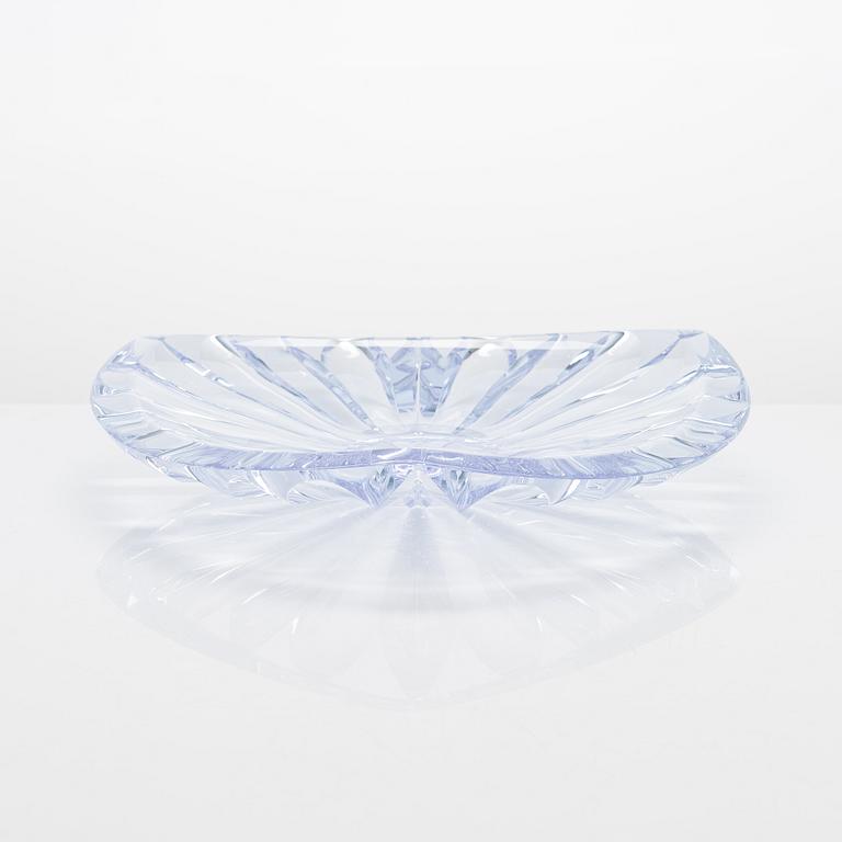 Aimo Okkolin, a cut crystal bowl, signed Aimo Okkolin Riihimäen Lasi oy.