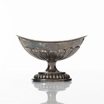 A parcel-gilt silver salt cellar, S:t Petersburg 1826.