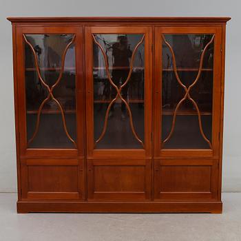 BOKSKÅP, 1900-talets första hälft.