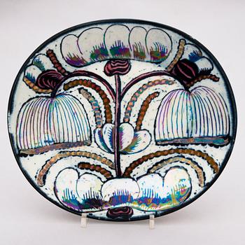 BIRGER KAIPIAINEN, a decorative plate signed Kaipiainen Arabia.