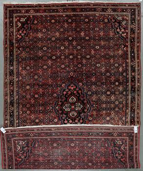 MATTA, old Hamadan. Ca 320 x 207 cm.