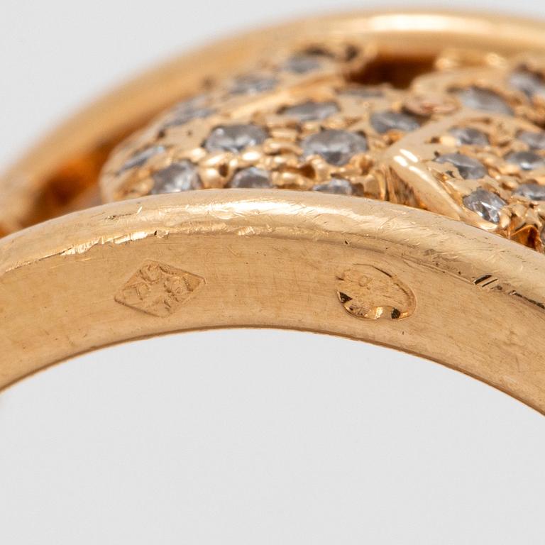 Cartier ring 18K guld och vitguld med runda briljantslipade diamanter och smaragder "Elephant".