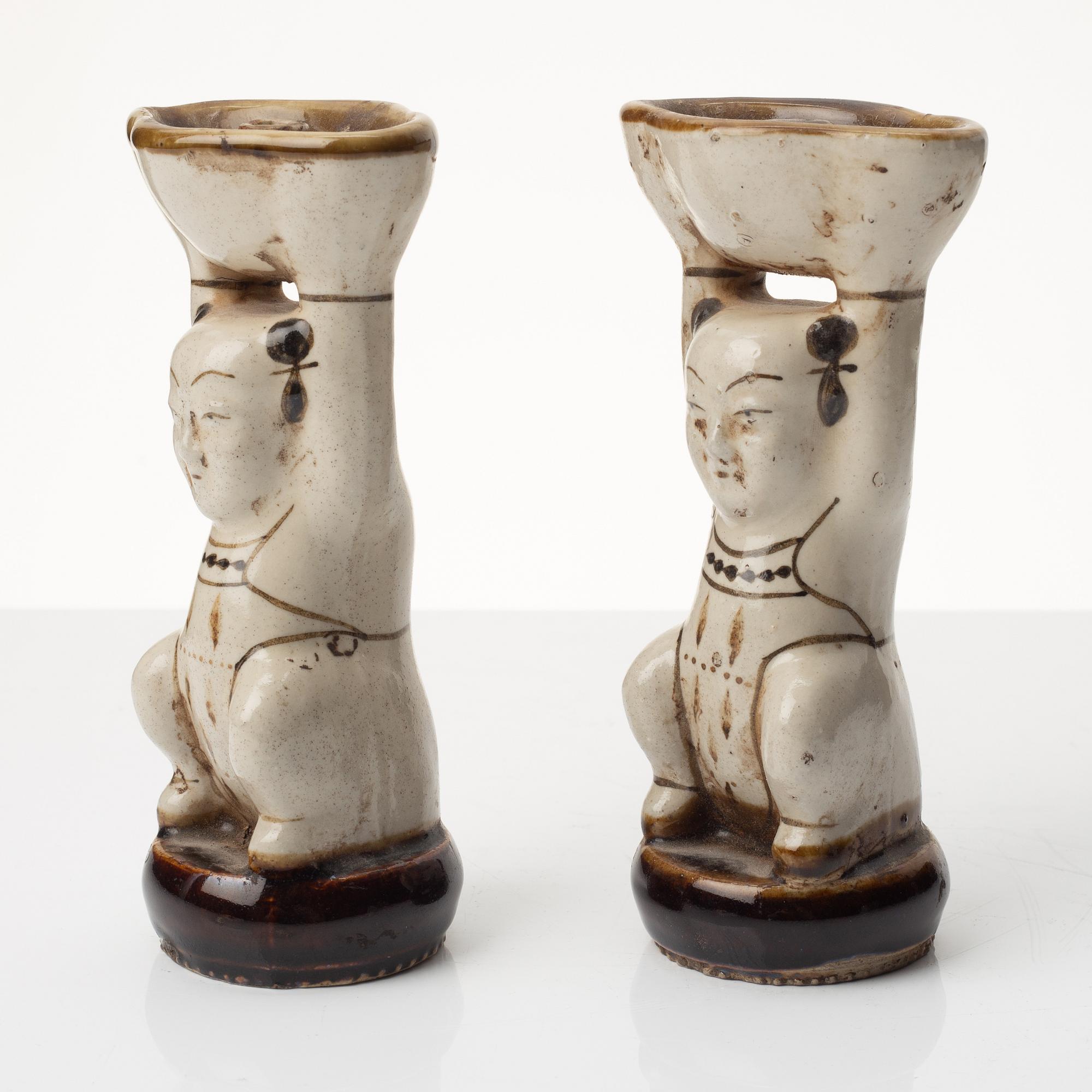 Rökelsehållare, två stycken, keramik. Qingdynastin,