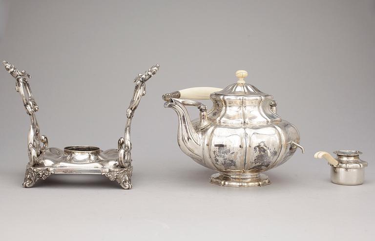 TEKÖK på RECHAUD, silver, Fritze & Finger, Tyskland, 1800-talets andra hälft. Vikt ca 638.
