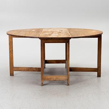 Drop-leaf table, first part f of the 19th century.