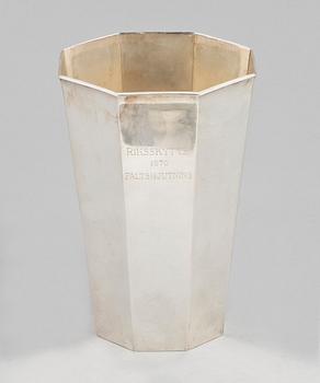 VAS, sterlingsilver, C.G. Hallberg, Stockholm 1961. Vera Ferngren. Tot 395 g.