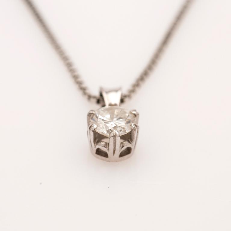 Collier med hänge, 18K vitguld med briljantslipad diamant.