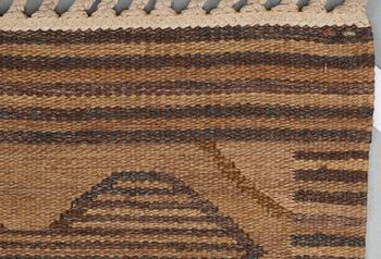 CARPET. "Finspong, brun" ("Kringelikroka"). Tapestry weave (gobelängteknik). 353,5 x 260,5 cm. Signed AB MMF BN.