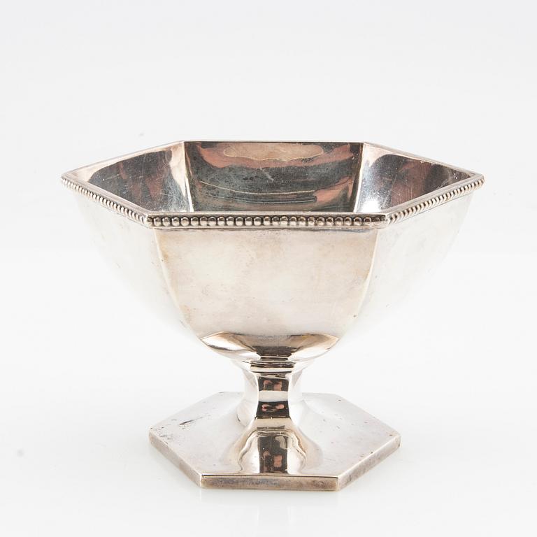 A Stowell & Co bowl on foot sterling silver United Kingdom second half of the 20th century.