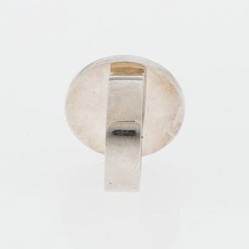 RING, silver. Pekka Piekäinen, Turun Kultaseppä, Åbo 1973.