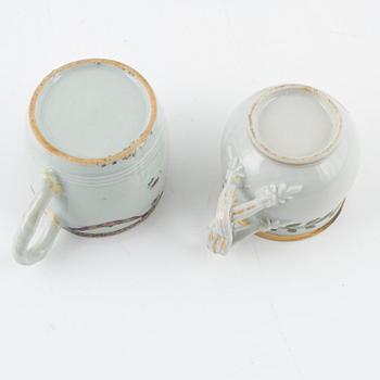 A matched set of 6 Chinese Export custard cups with covers and a cup, Qing dynasty, 18th Century.