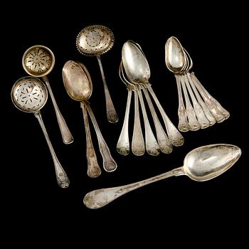 PARTI SILVER, 17 delar, delvis Otto Wilhelm Kjellberg, Västerås, 1800-tal. Vikt 940 g.