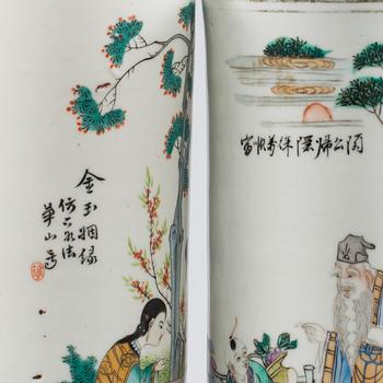 PENSELVASER, 2 st, porslin, Kina 1800-talets slut.
