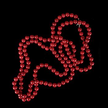 COLLIER, koraller med lås i vitmetall.