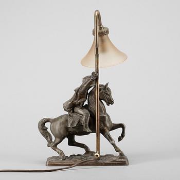 BORDSLAMPA, patinerad vitmetall, 1900-talets början.