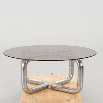 A LATE 20TH CENTURY COFFEETABLE,