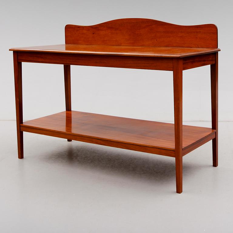 SIDEBOARD, 1900-talets första hälft.