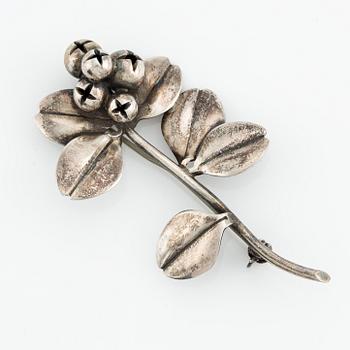 Brosch Gertrud Engel, brosch i form av blomma, silver.