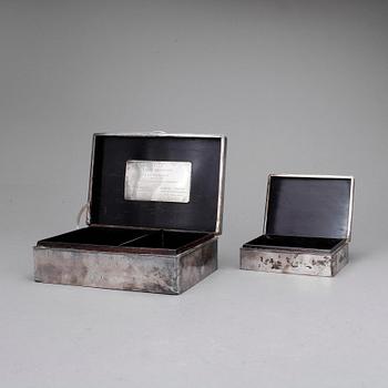 CIGARETTSKRIN, 2 st, silver, bla Japan, 1900-tal.