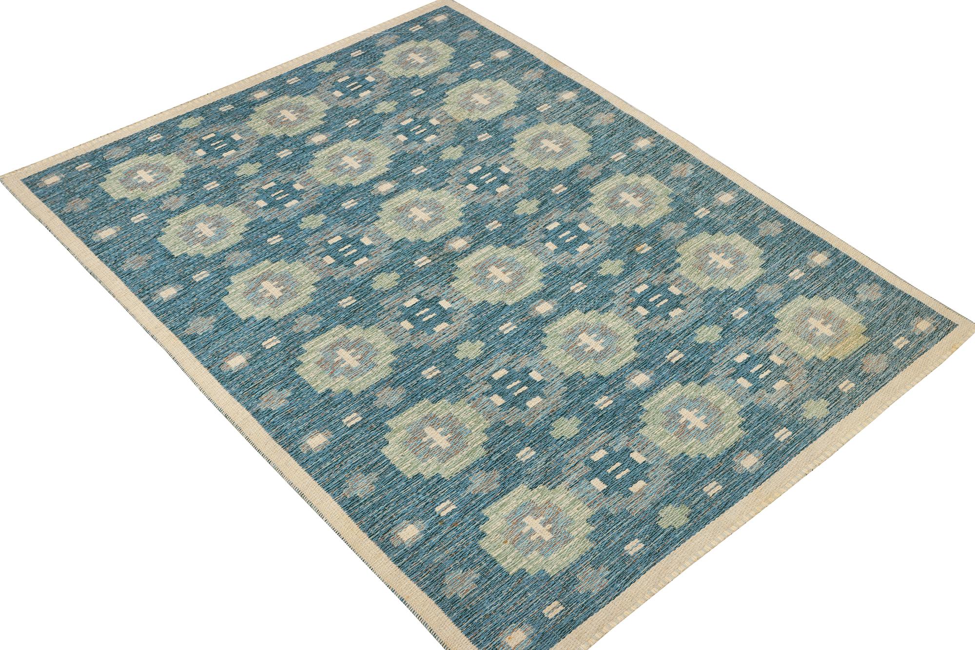 A flat weave rug, a. 196 x 141 cm.