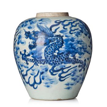 900. A blue and white Transitional jar with a four clawed dragon, 17th Century.