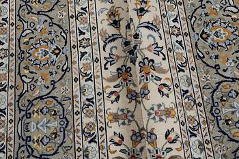 Matta, Kashan, ca 345 x 241 cm.