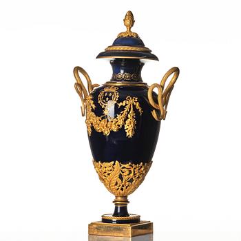 Floor vase, Sèvres style France around 1900.