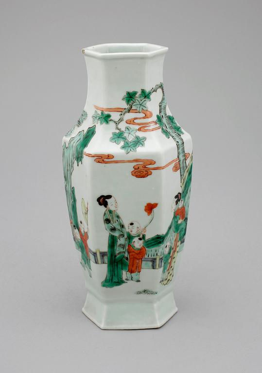 VAS, porslin, Kina, 1800-tal.