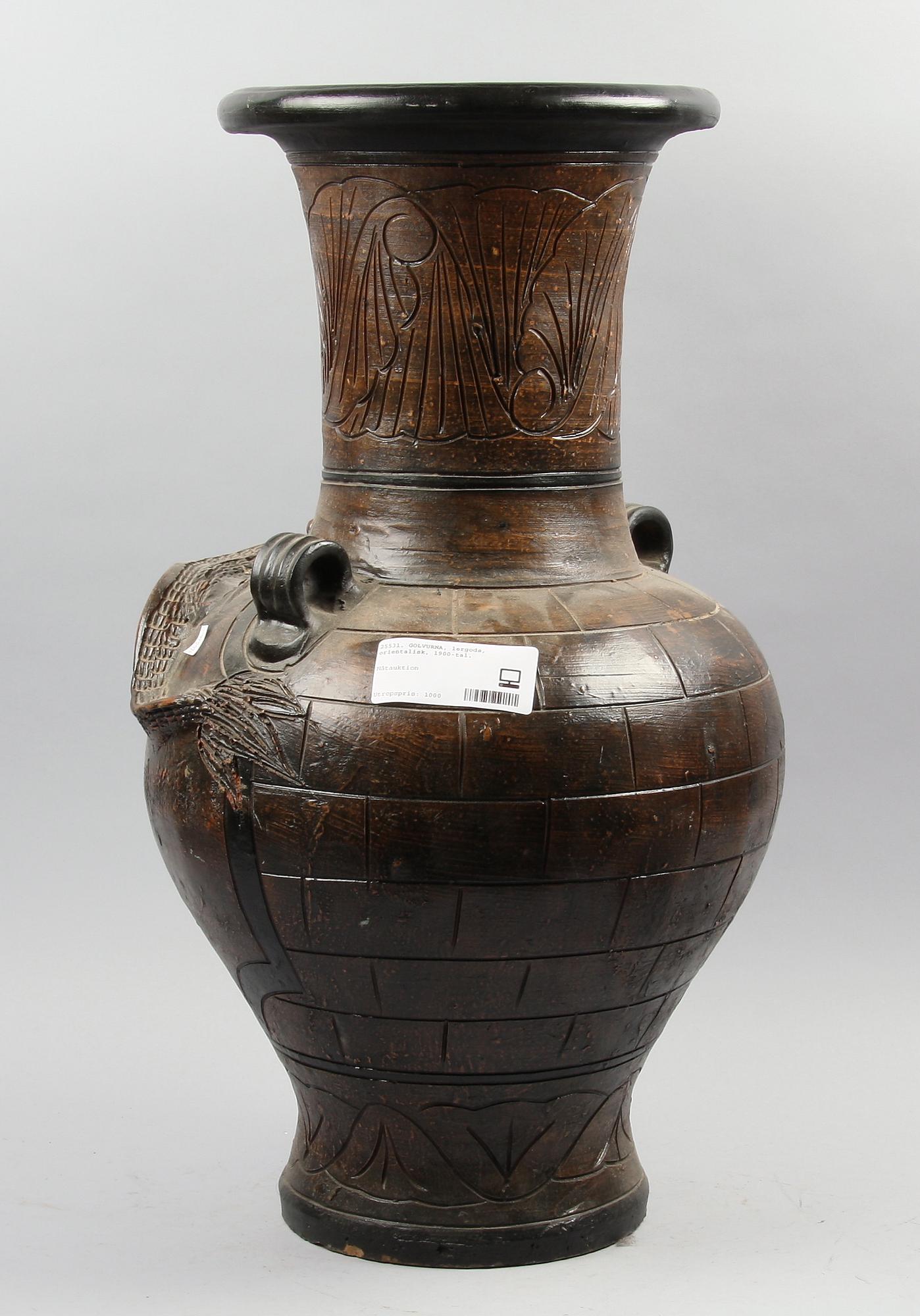 GOLVURNA, lergods, orientalisk, 1900-tal.
