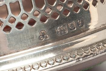 COASTERS, ett par, plate. England, omkring 1900.