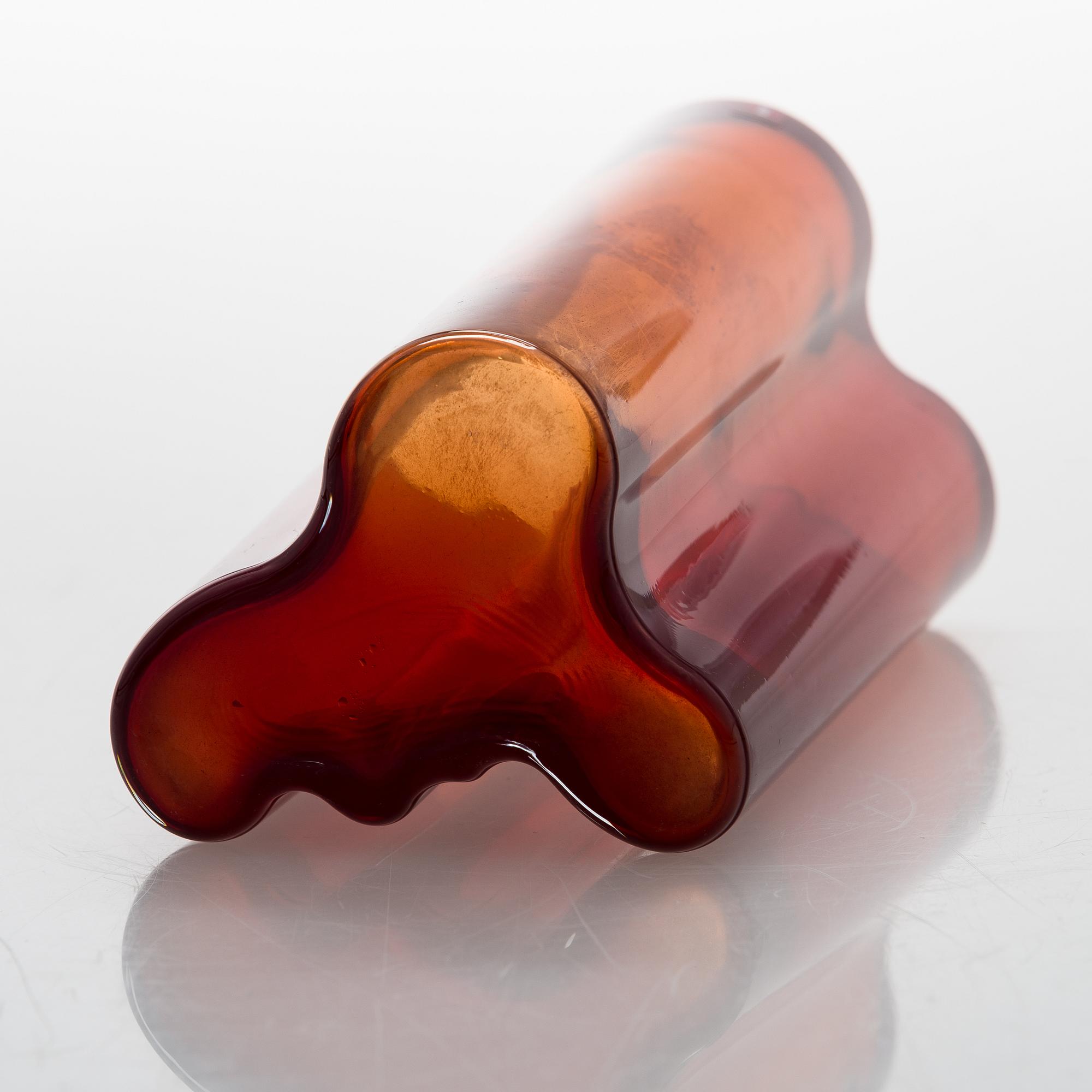 ALVAR AALTO, A red 'Savoy' glass vase, Iittala 2000s.