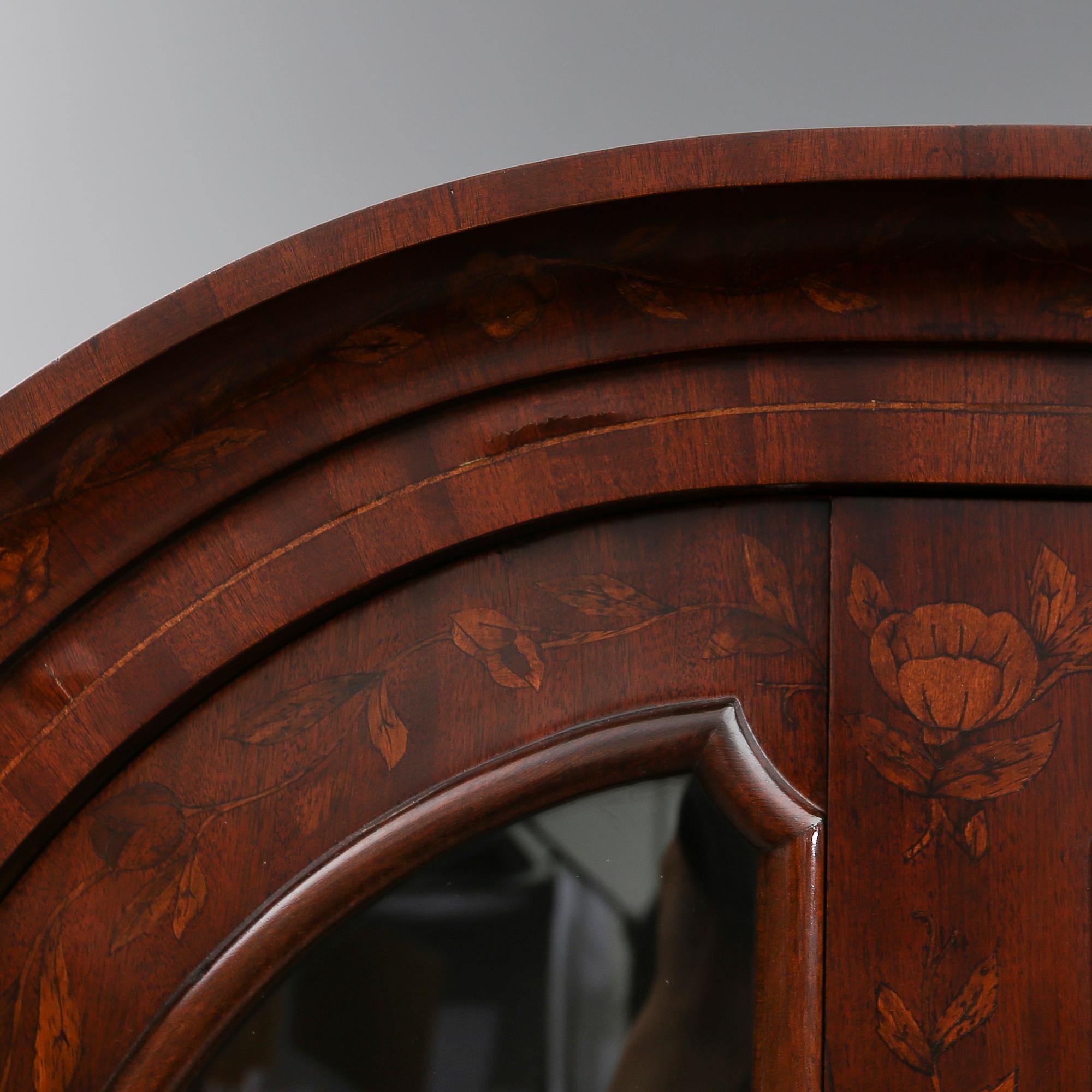 VITRINSKÅP, 1900-talets andra hälft.