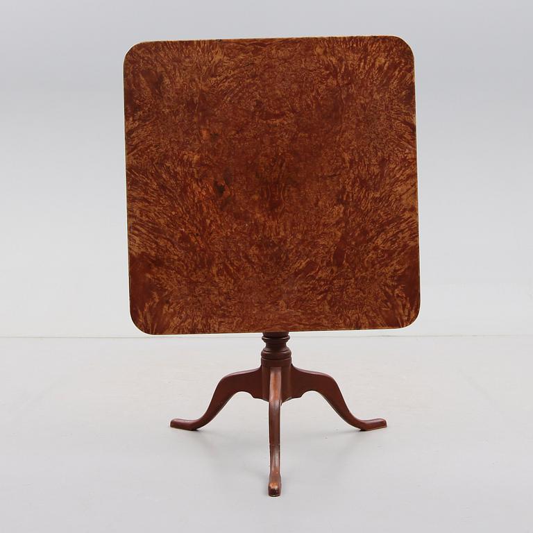 FÄLLBORD, av Carl Hollst (mästare i Eskilstuna 1787-1830).