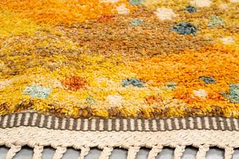 Barbro Nilsson, A carpet, "Magdalena, gul", knotted pile, ca 389-391,5 x 303-305 cm, signed AB MMF BN.