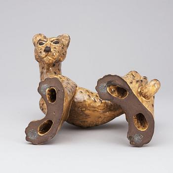 A Vicke Lindstrand yellow glazed ceramic figure of a cheetah, Upsala-Ekeby 1949, model 3003.