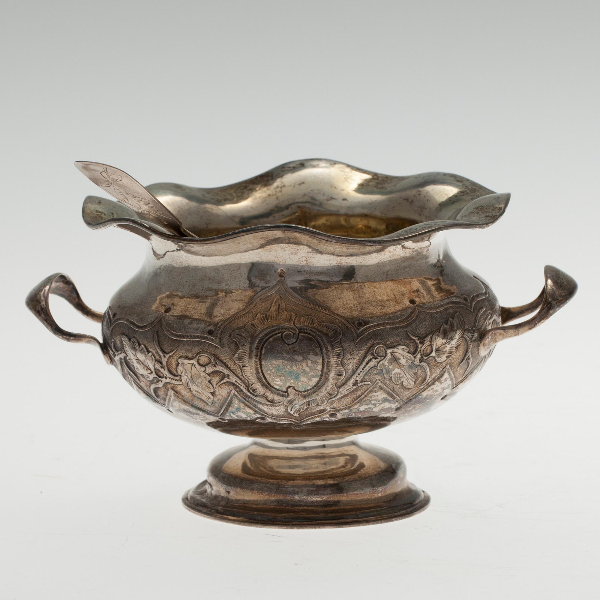 SOCKERSKÅL och STRÖSKED, silver, Ryssland, 1800-talets slut, vikt 230 g.
