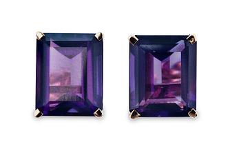 451. A PAIR OF AMETHYST EAR STUDS.