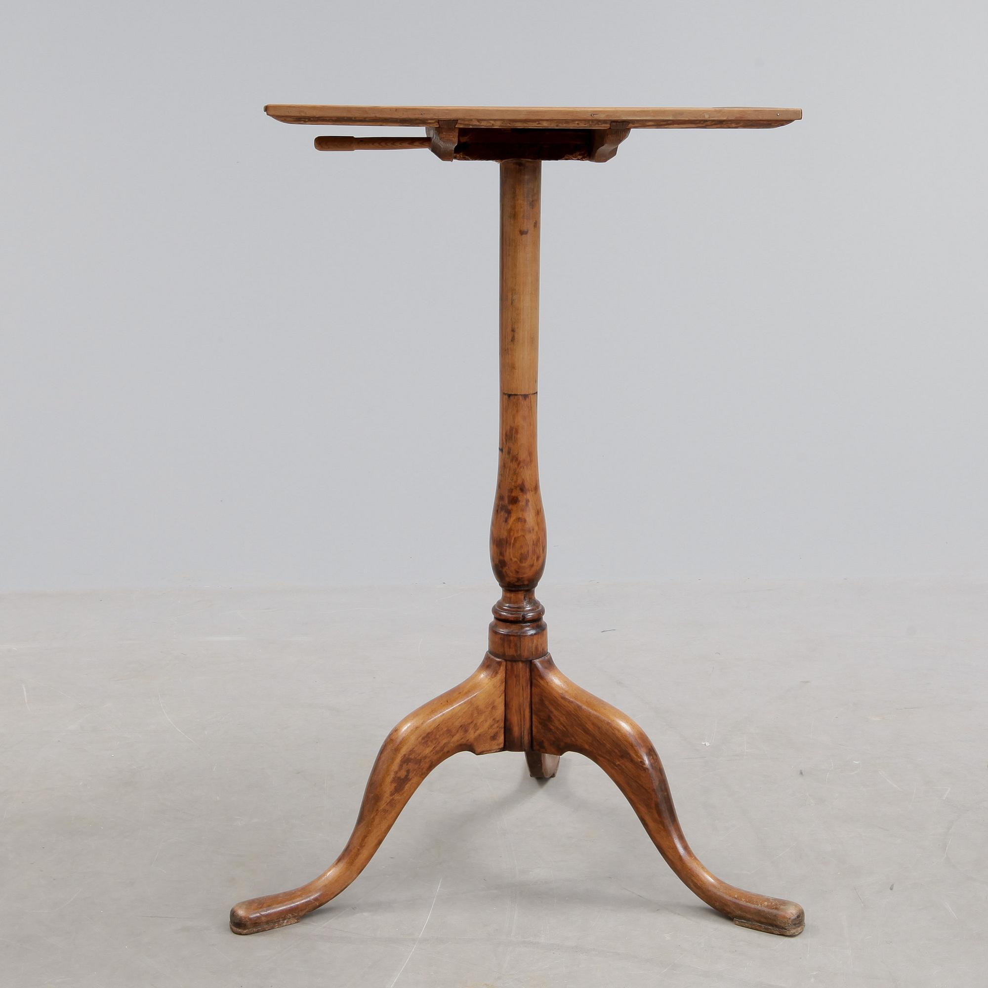 FÄLLBORD, av Jacob Sjölin (mästare i Köping och Kungsör 1767-1785).
