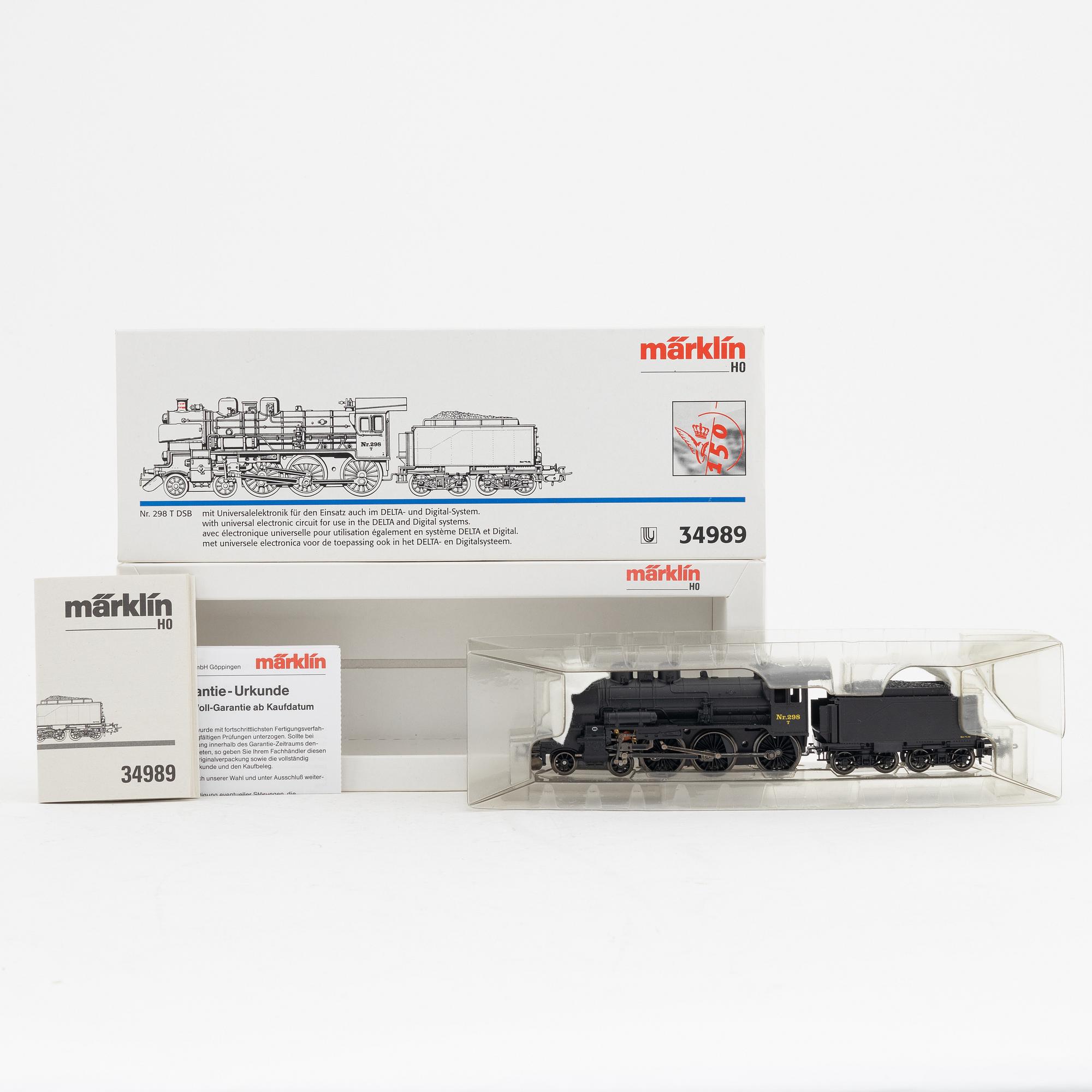 Märklin, two steam locomotives gauge H0, model 37037 and 34989, in boxes.