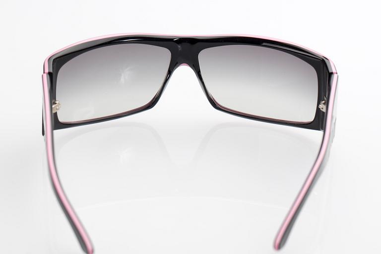 SOLGLASÖGON, Christian Dior.