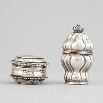 Two early 19th century silver snuff boxes.